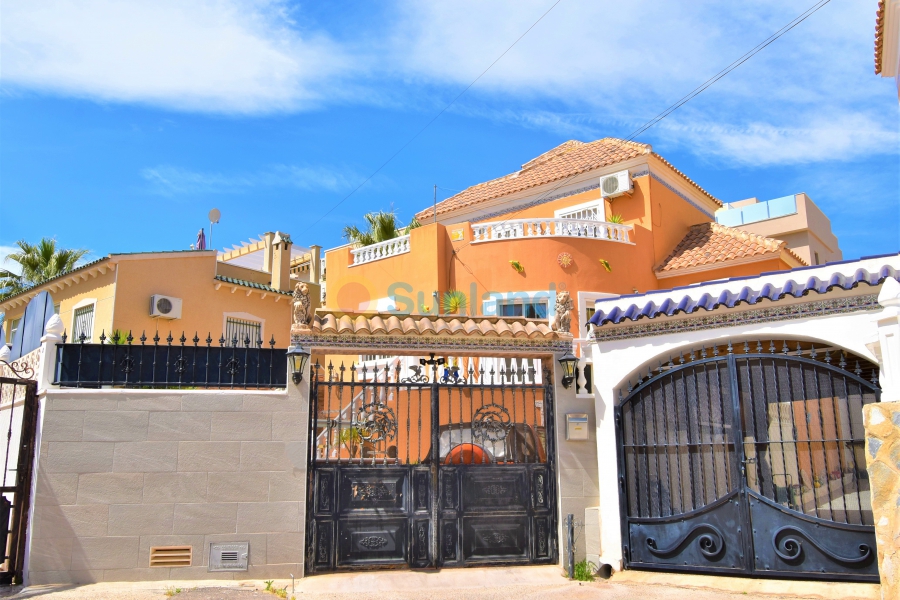 Använda fastigheter - Villa - Orihuela Costa - El Galan