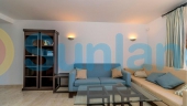 Använda fastigheter - Lägenhet - Punta Prima