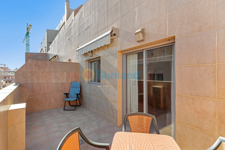Använda fastigheter - Apartment / flat - Torrevieja - La Mata pueblo
