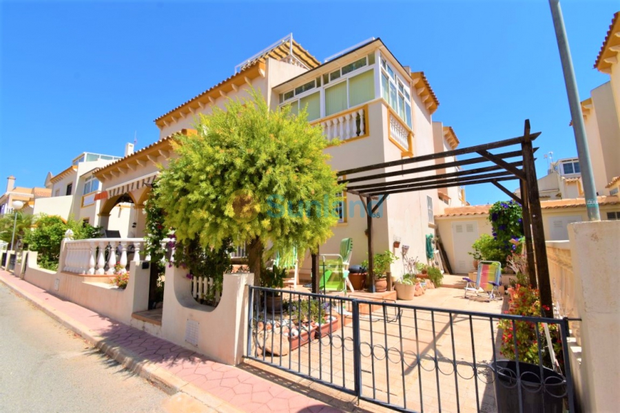 Använda fastigheter - Villa - Orihuela Costa - Playa Flamenca