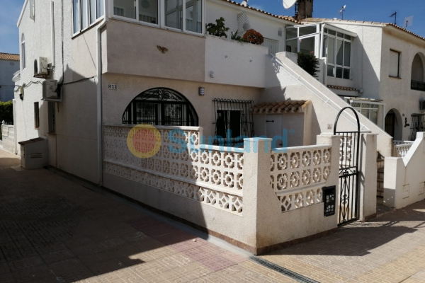 Använda fastigheter - Bungalow på bottenvåningen - Torrevieja - Los Naufragos