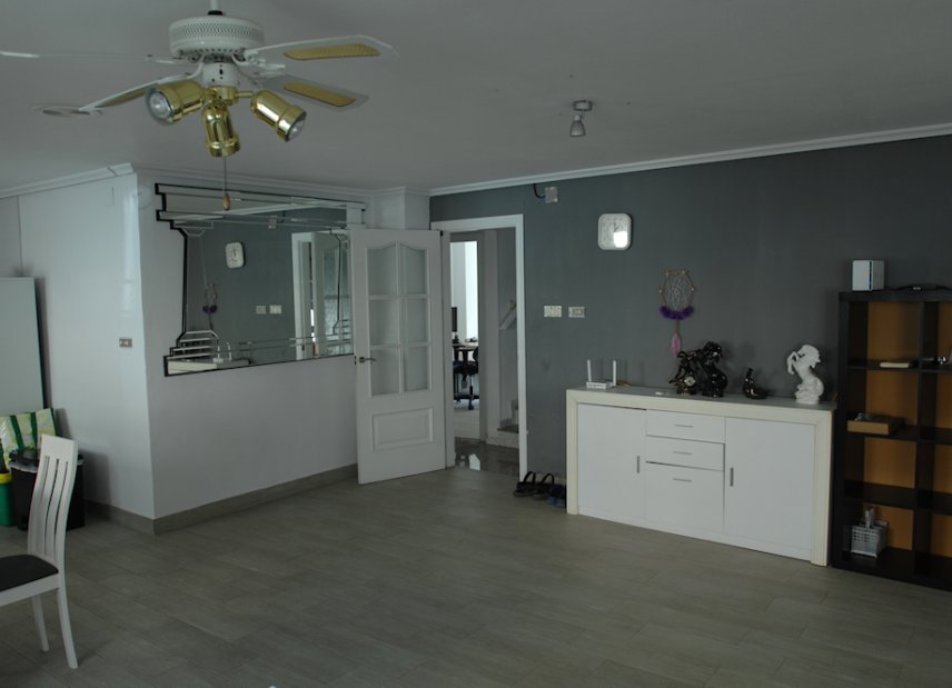 Alquiler a largo plazo - Adosado - Crevillente