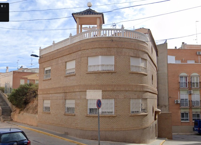 Alquiler a largo plazo - Adosado - Crevillente