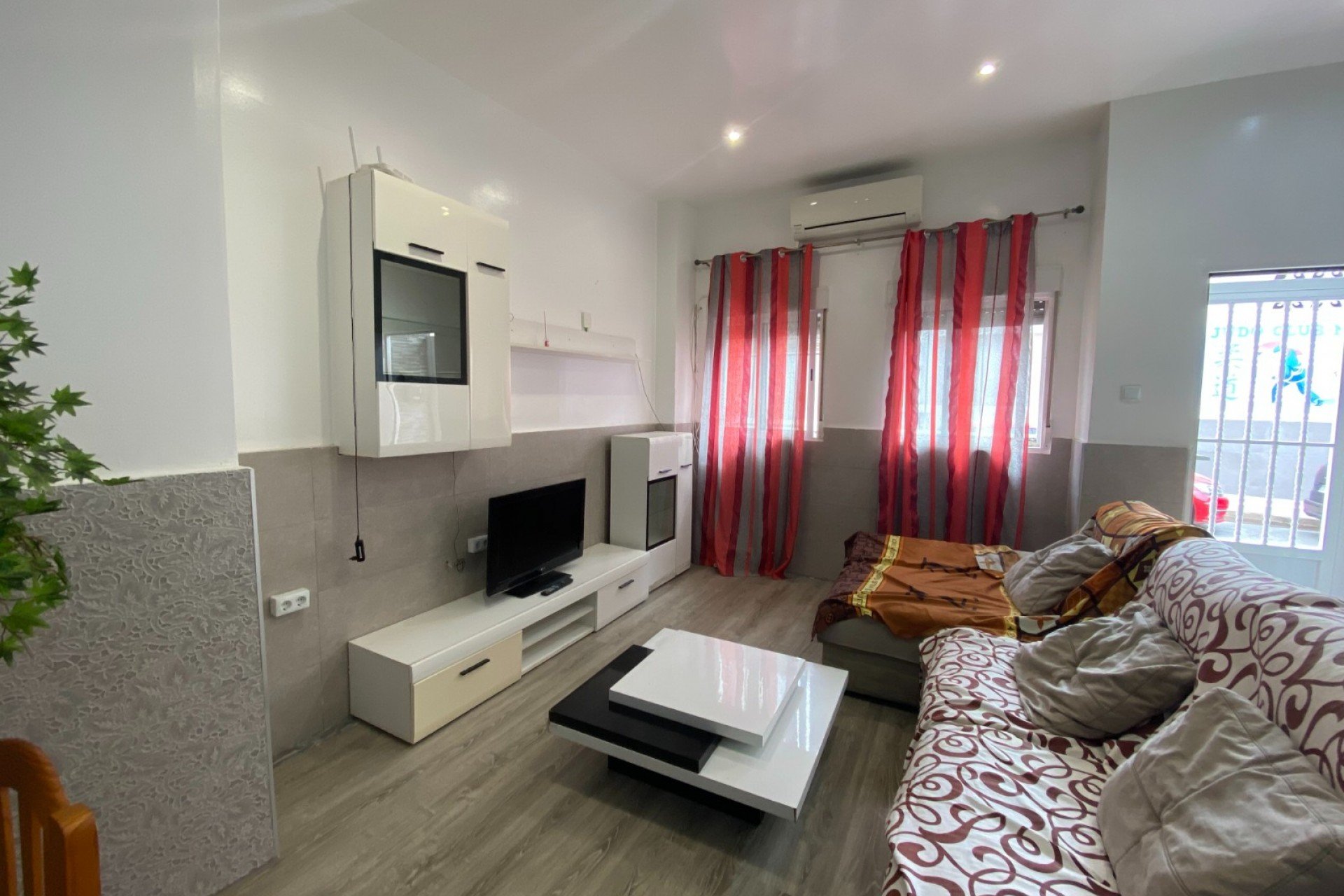 Använda fastigheter - Apartment - Flat - Torrevieia - Center