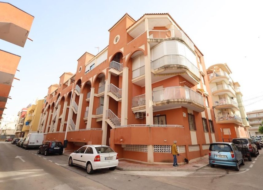 Använda fastigheter - Apartment - Flat - Torrevieia - La Mata