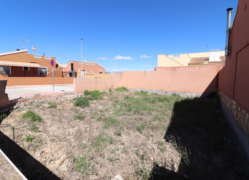 Använda fastigheter - Tomt - Daya Nueva