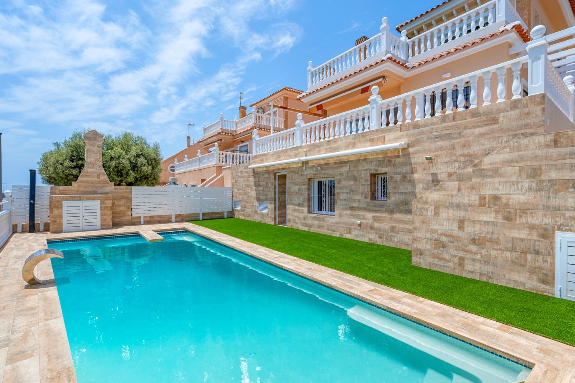 Använda fastigheter - Villa - Torrevieia - Torrevieja