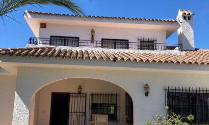 Haus - Verkauf - Orihuela Costa - Cabo Roig