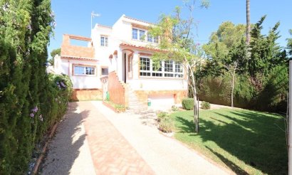 Haus - Verkauf - Orihuela Costa - Villamartin