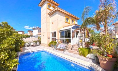 Haus - Verkauf - Orihuela Costa - 