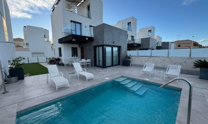Haus - Verkauf - Torrevieia - 