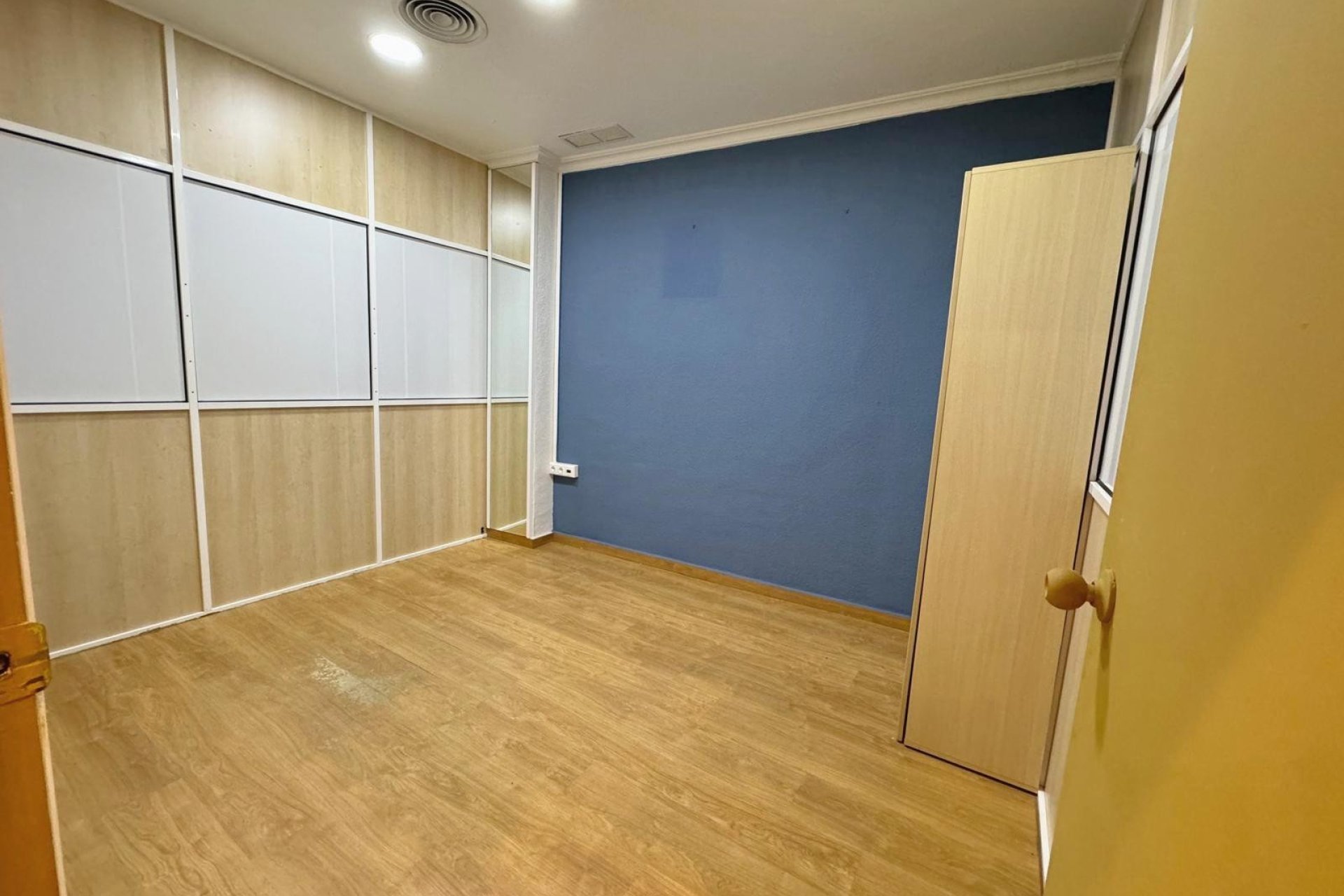 Langzeit Vermietung - Commercial - Guardamar del Segura