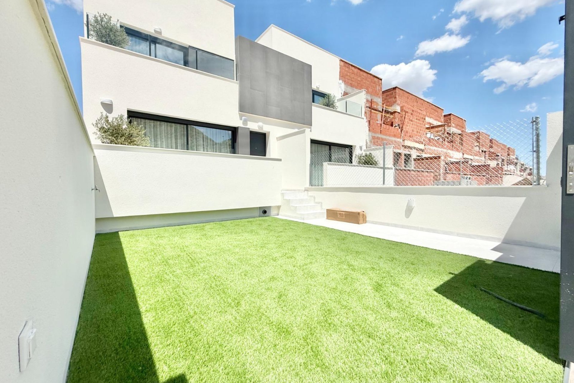 Neubau - Townhouse - Cox - San Fernando
