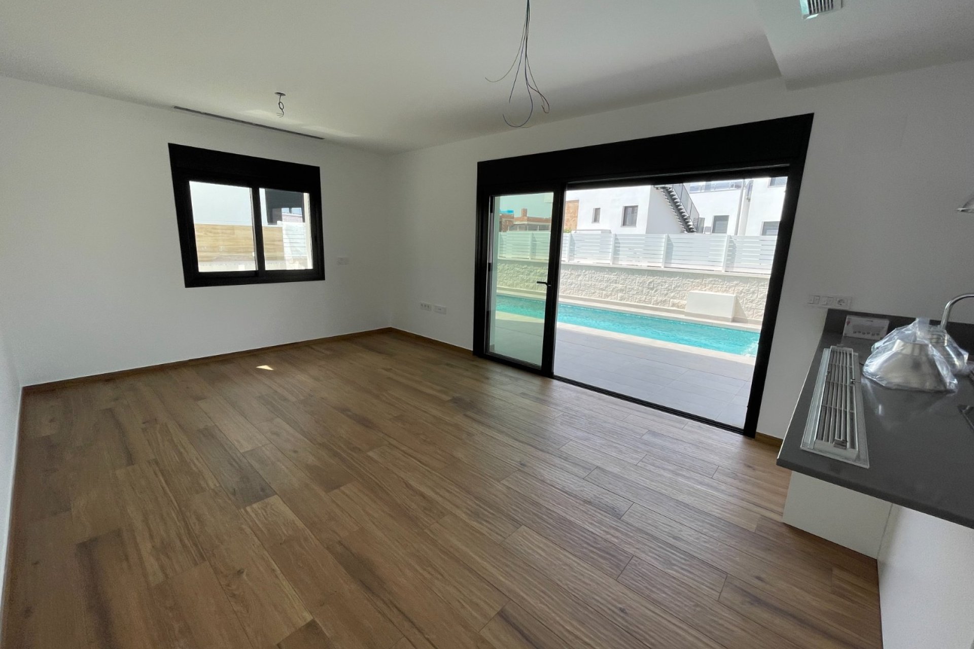 Новостройка - Bилла - Benijofar - Center