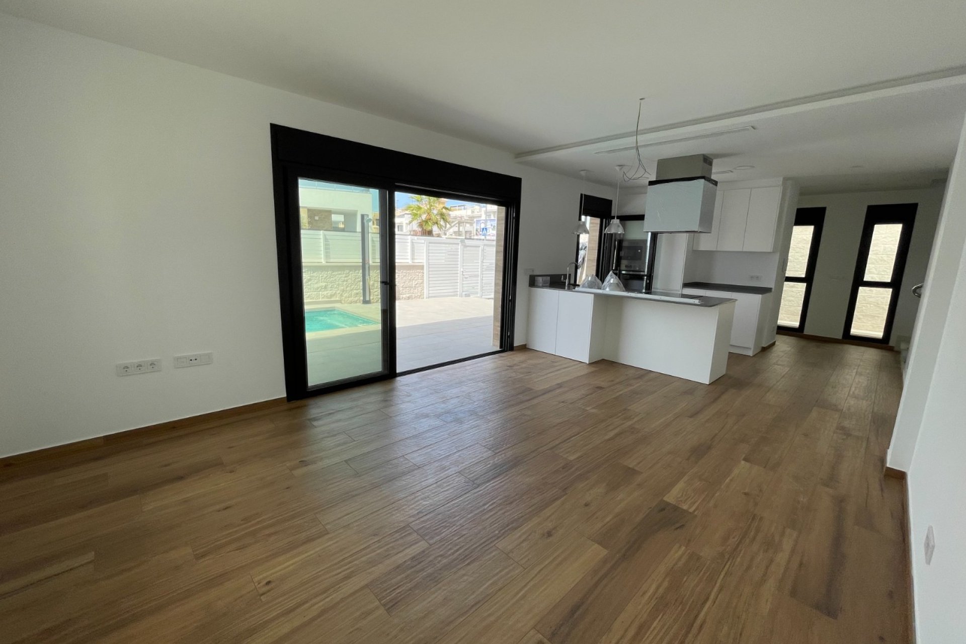 Новостройка - Bилла - Benijofar - Center