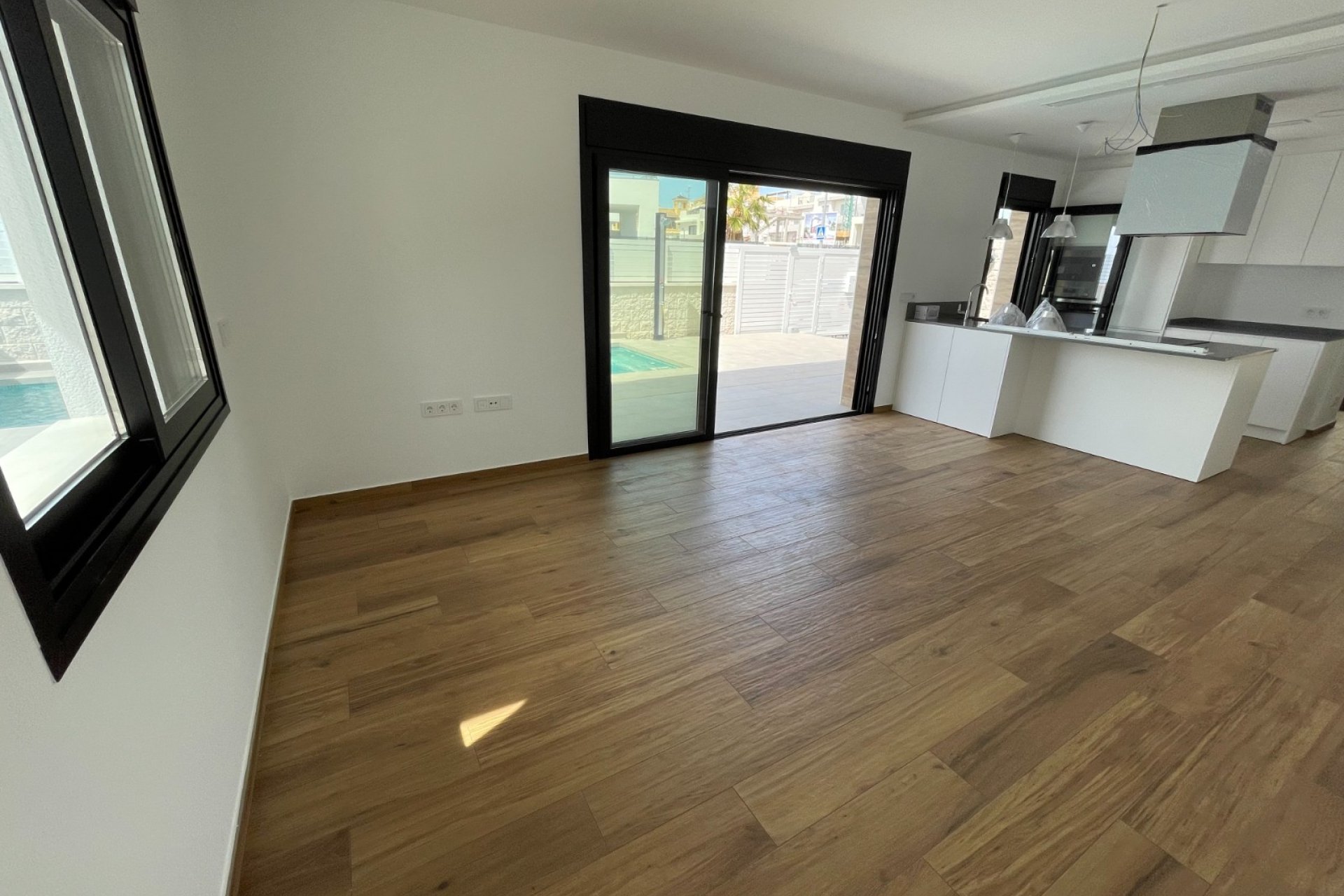 Новостройка - Bилла - Benijofar - Center