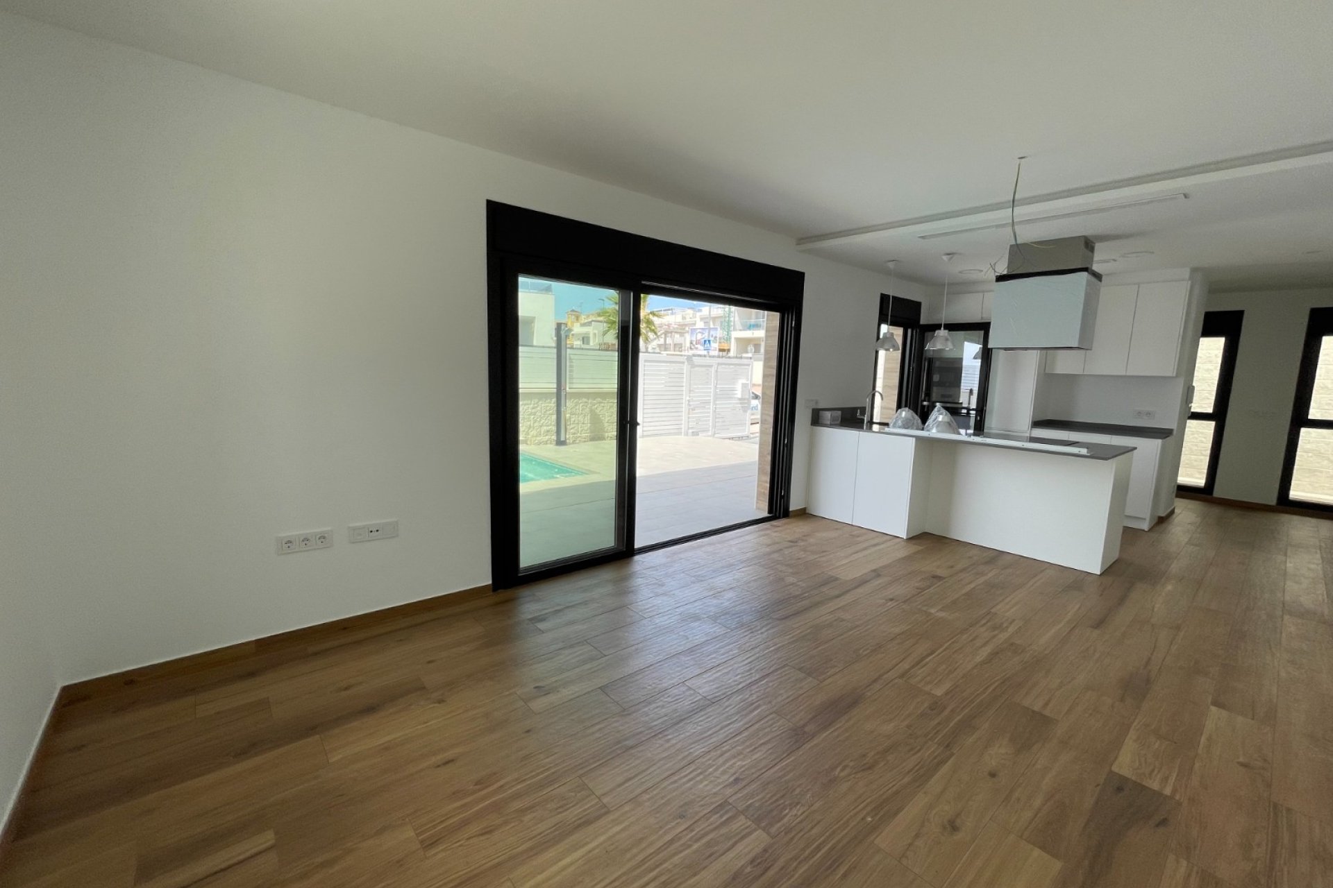 Новостройка - Bилла - Benijofar - Center