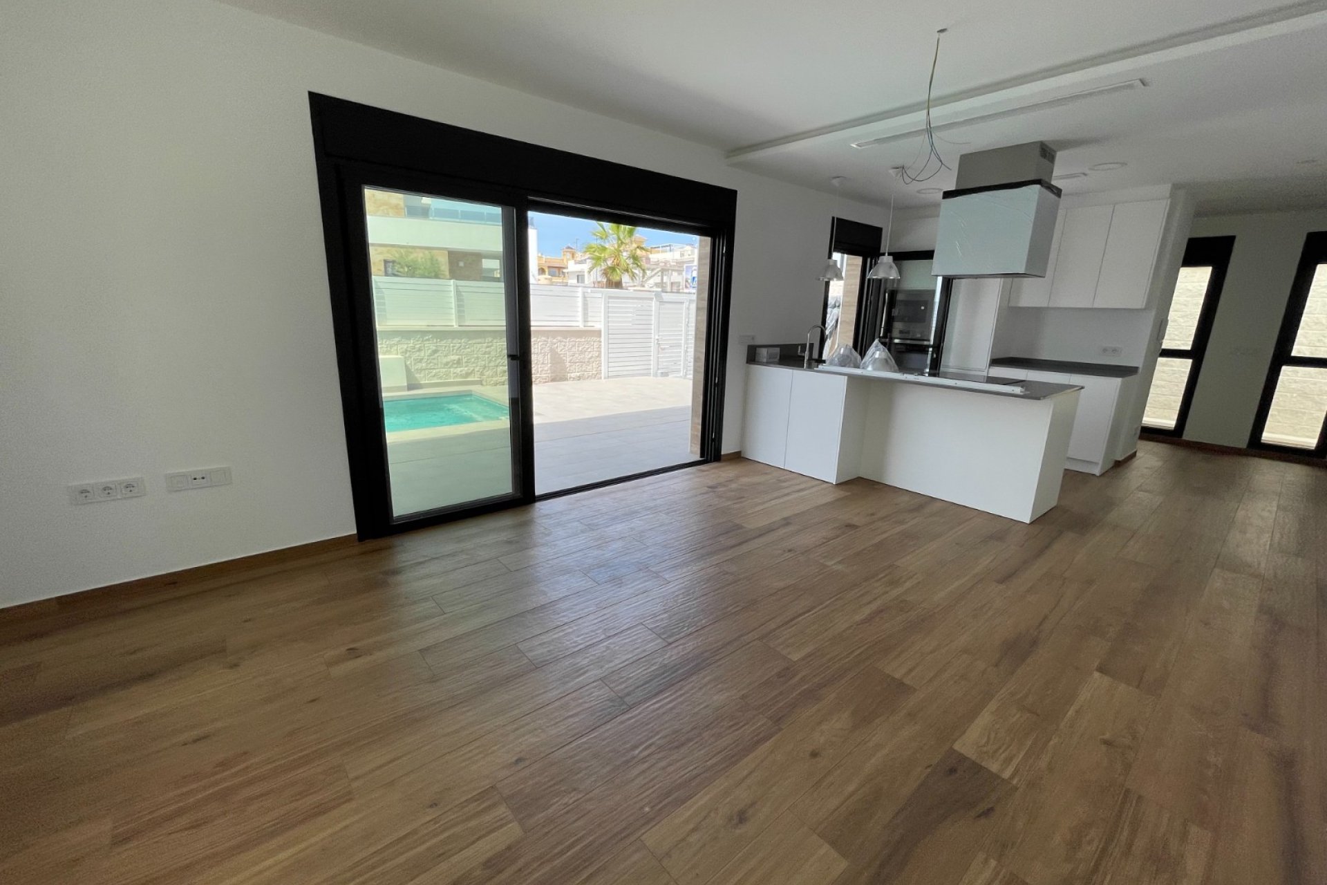 Новостройка - Bилла - Benijofar - Center