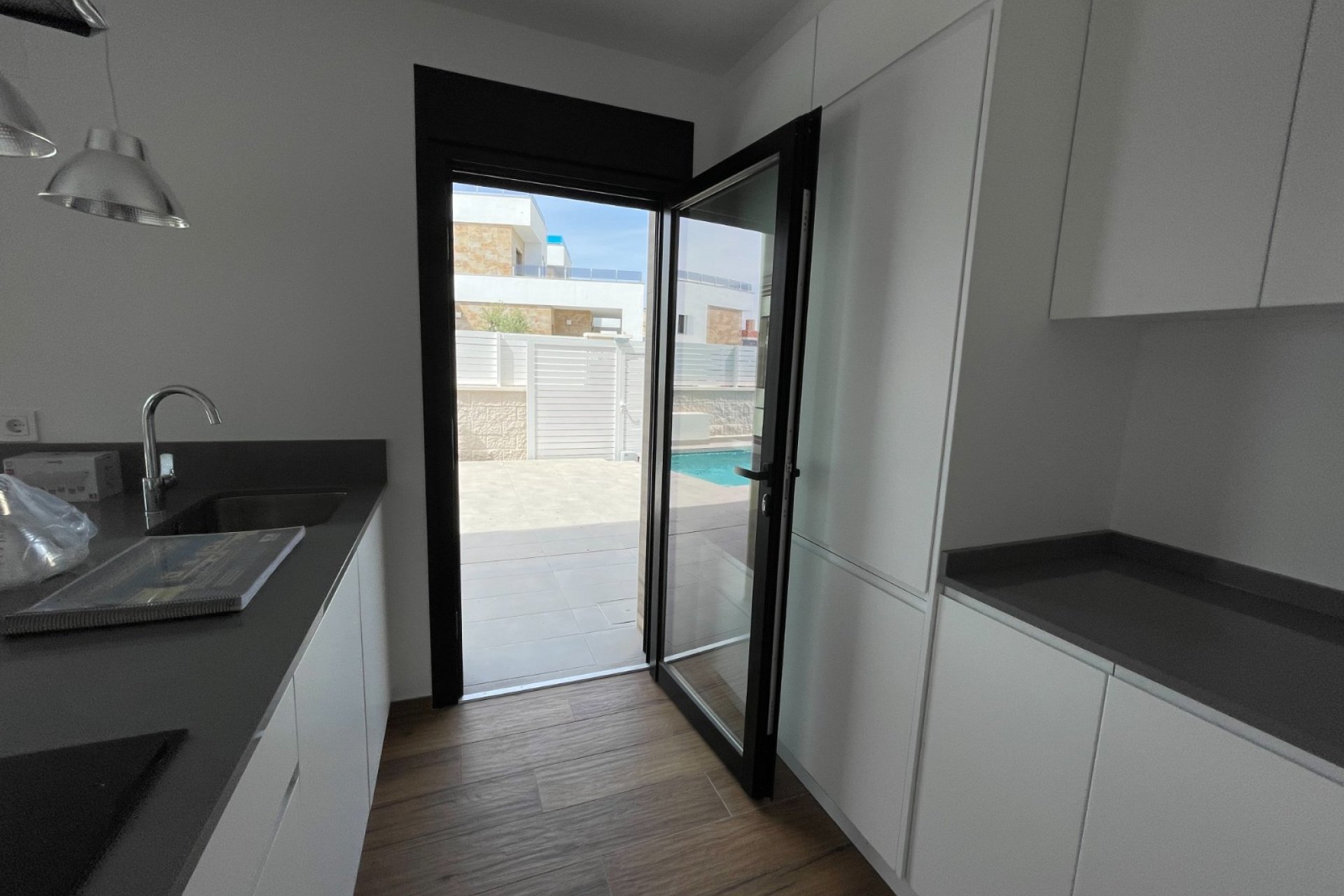 Новостройка - Bилла - Benijofar - Center