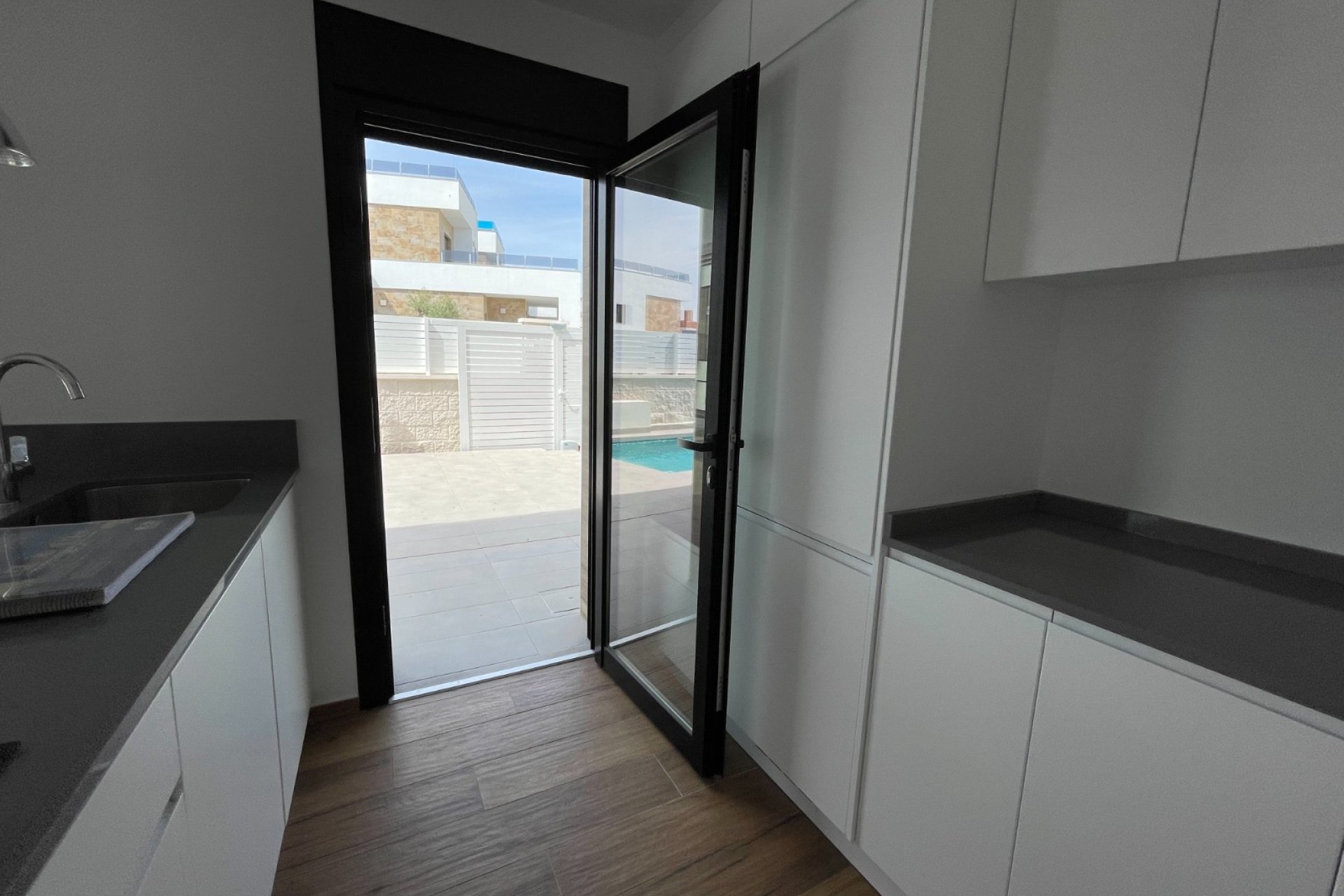 Новостройка - Bилла - Benijofar - Center