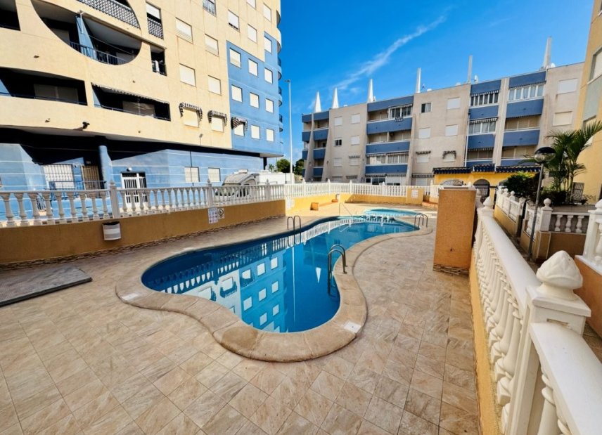 Resale - Apartment - Flat - La Mata - Torrevista Playa