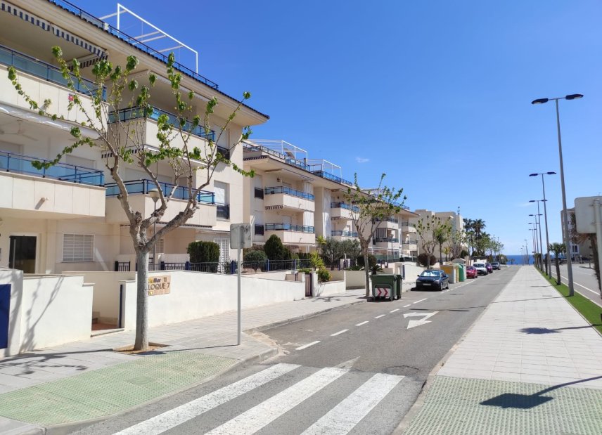 Resale - Apartment - Flat - Mil Palmeras - 