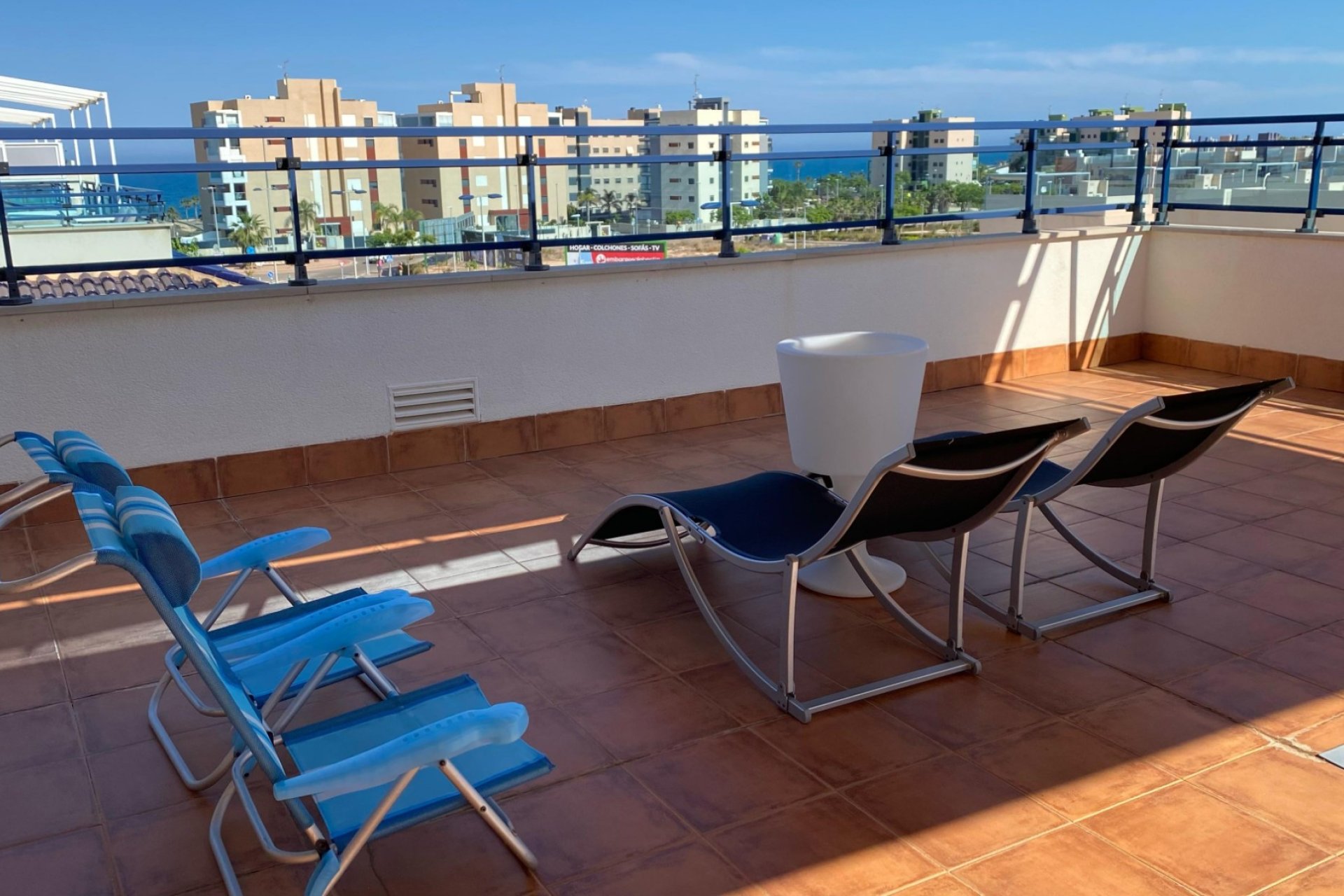 Resale - Apartment - Flat - Mil Palmeras - 