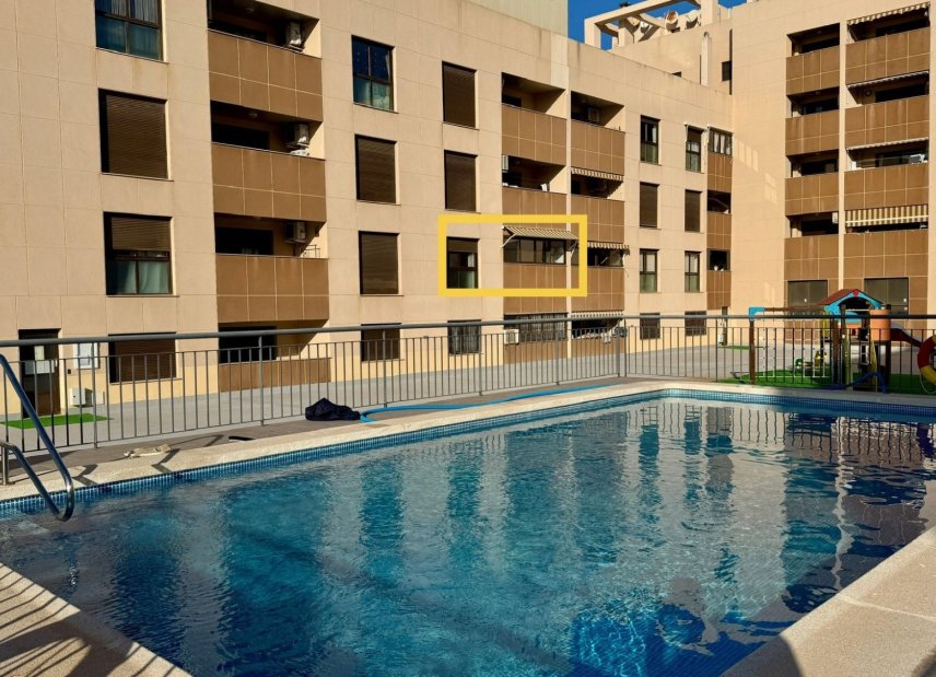 Resale - Apartment - Flat - Torrevieia - Center