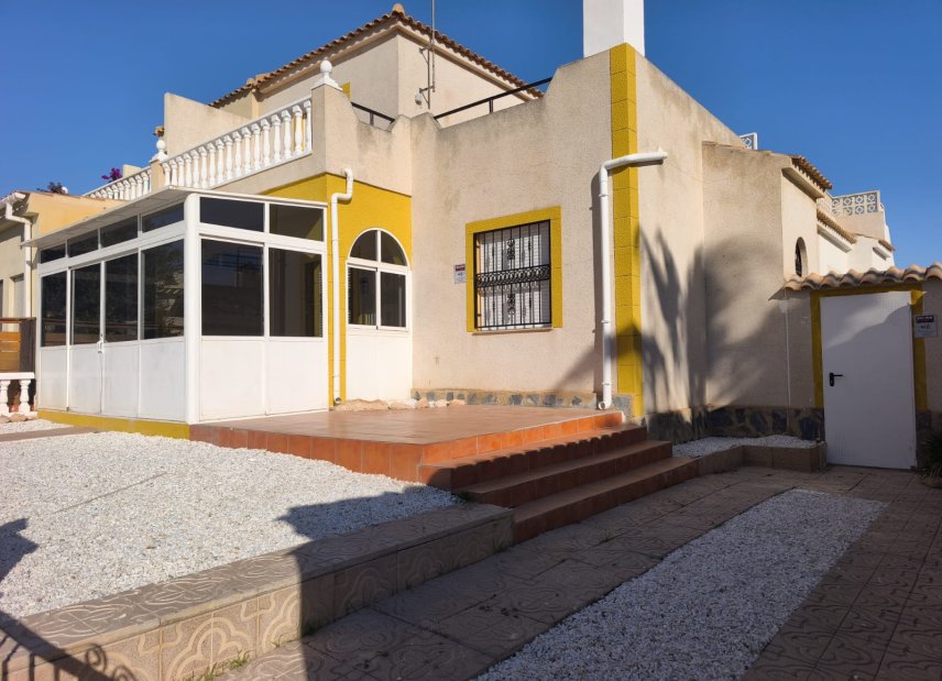Resale - Bungalow - Orihuela Costa - Punta Prima