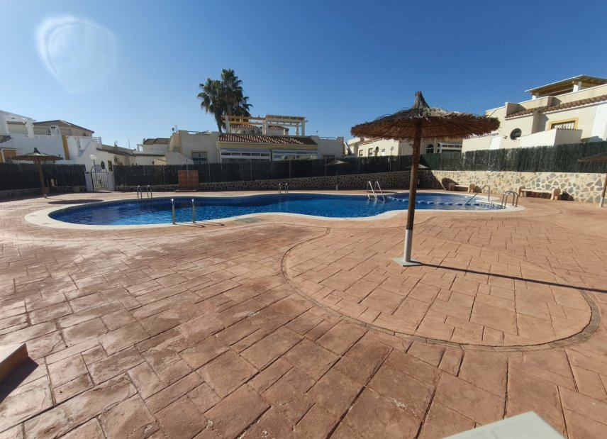 Resale - Bungalow - Orihuela Costa - Punta Prima