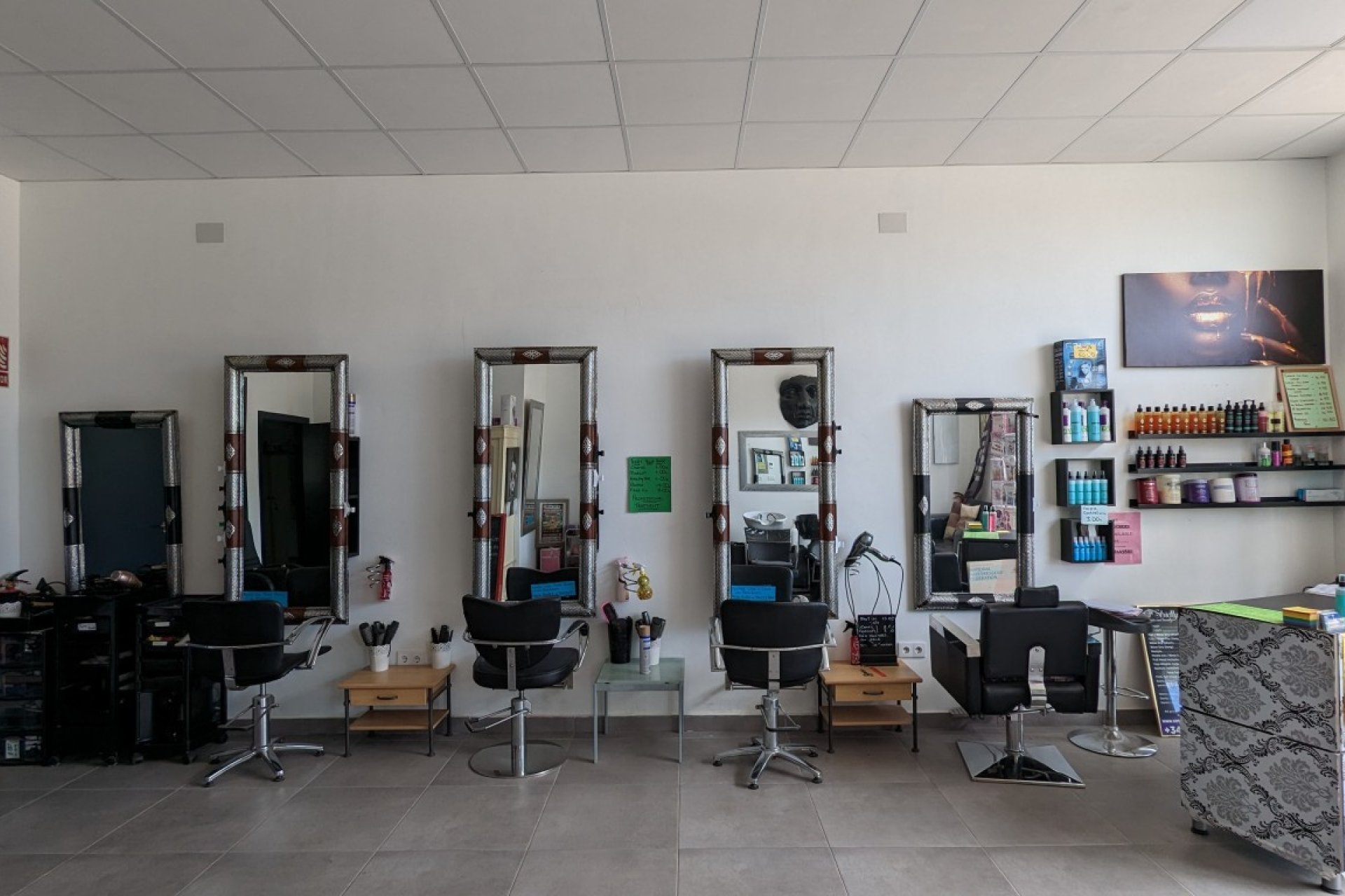 Resale - Commercial - Lo Crispin