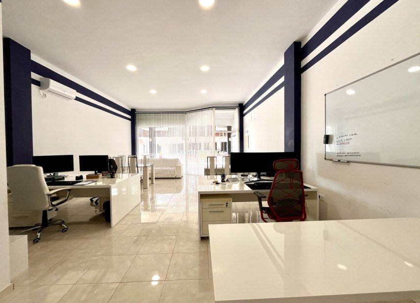 Resale - Commercial - Playa Flamenca - 