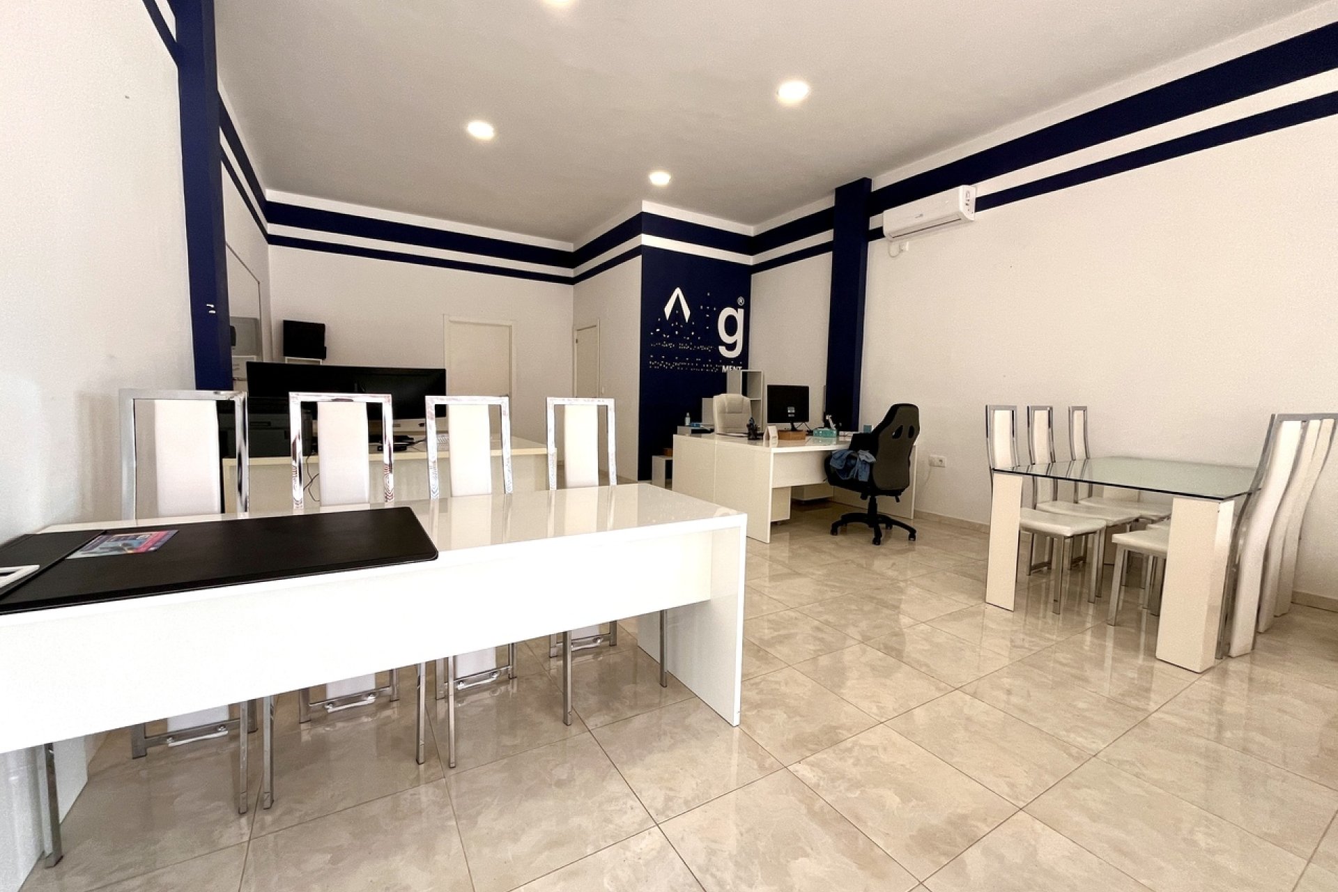 Resale - Commercial - Playa Flamenca - 