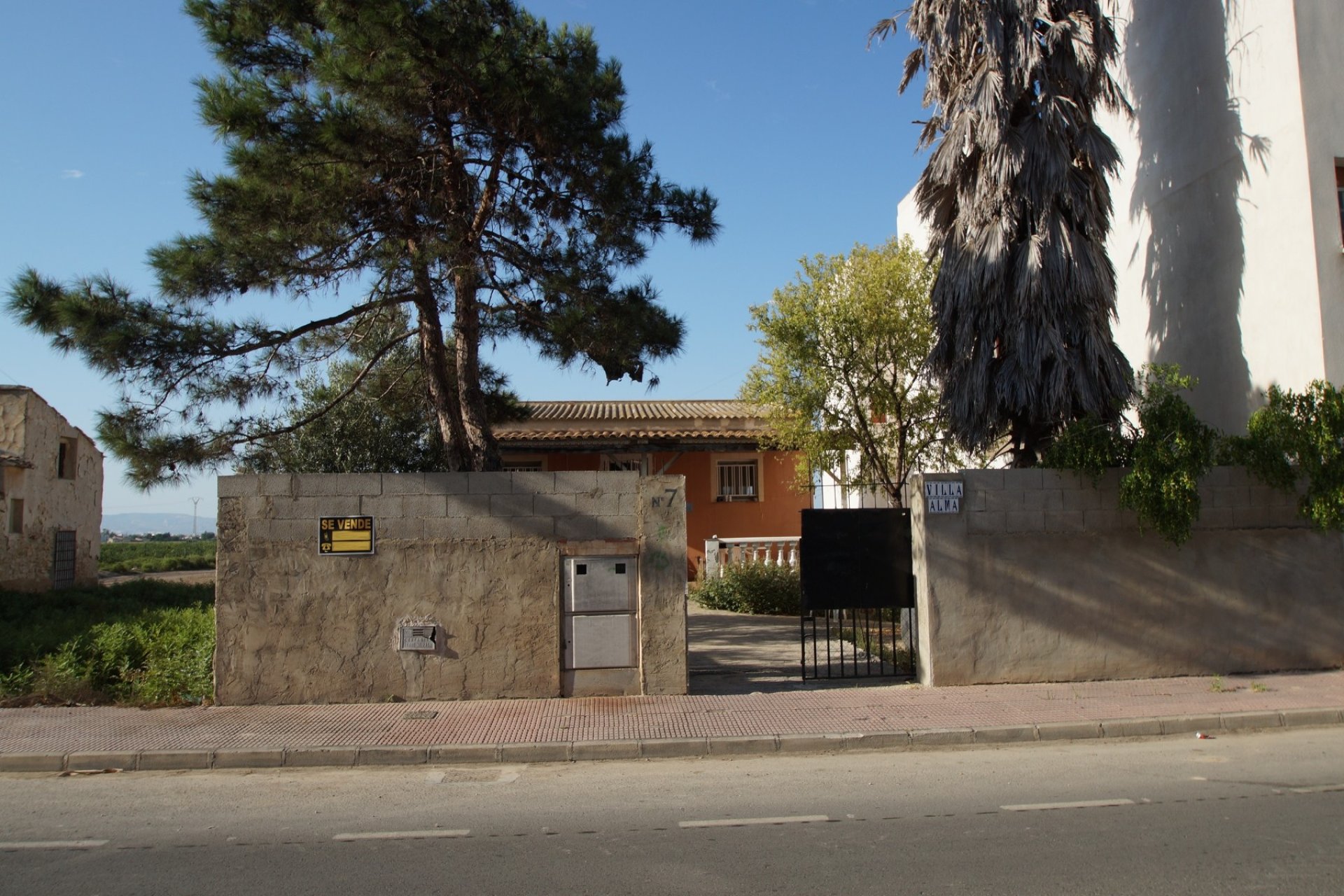 Resale - Finca / Country Property - Daya Nueva - pueblo