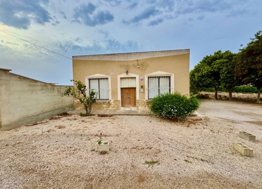 Resale - Finca / Country Property - Rojales - 