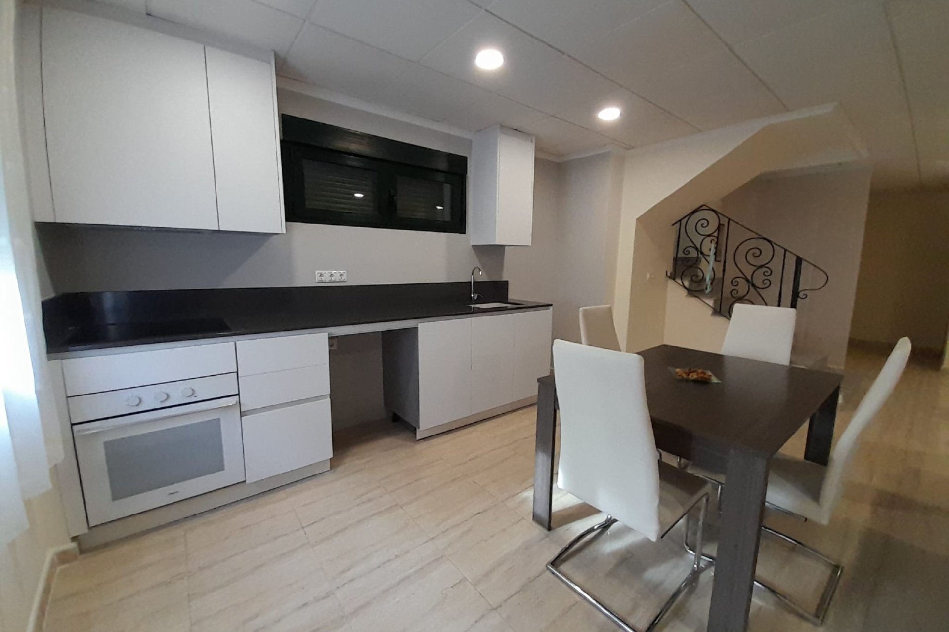 Resale - Townhouse - Ciudad Quesada - 