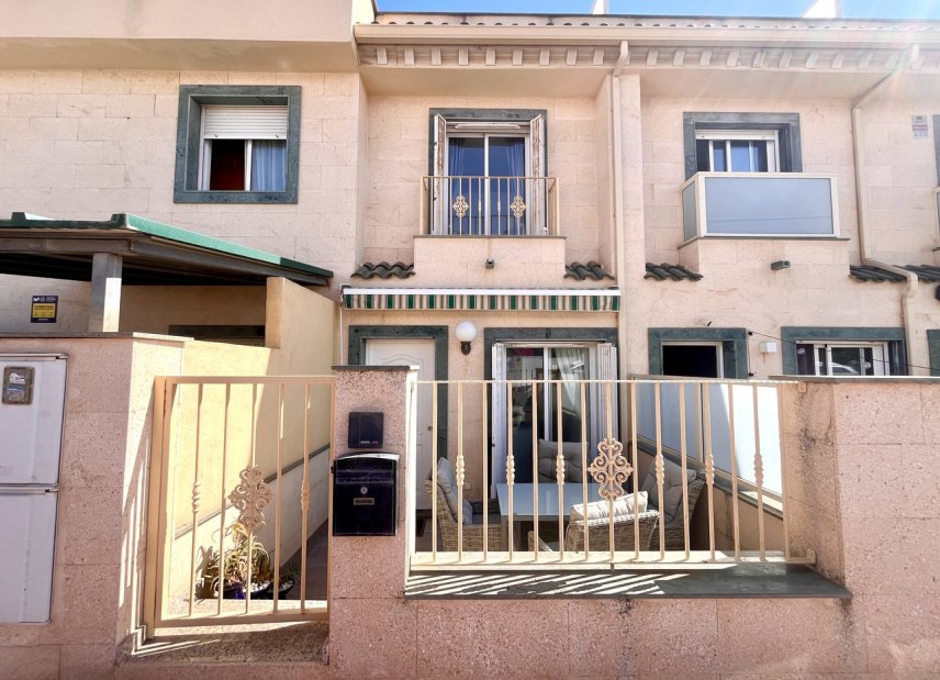 Resale - Townhouse - La Mata