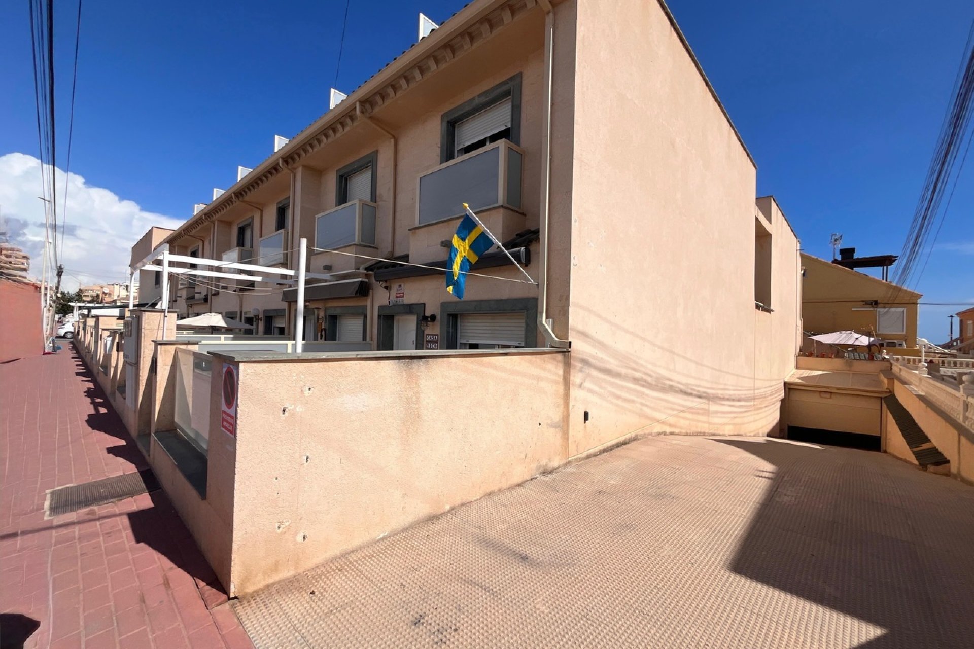 Resale - Townhouse - La Mata