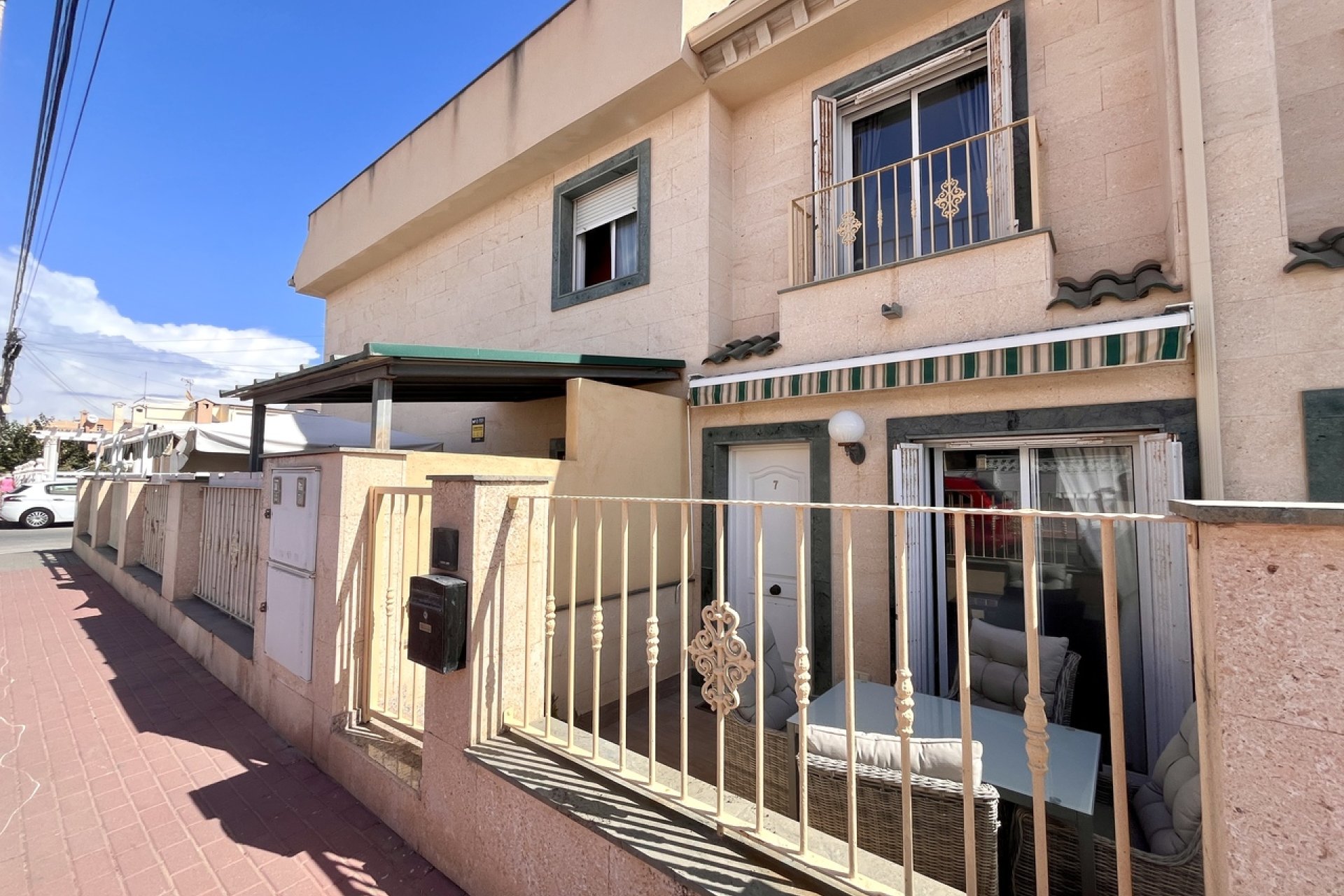 Resale - Townhouse - La Mata
