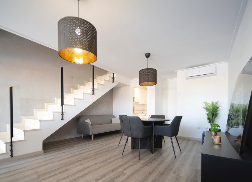 Resale - Townhouse - Los Balcones - 