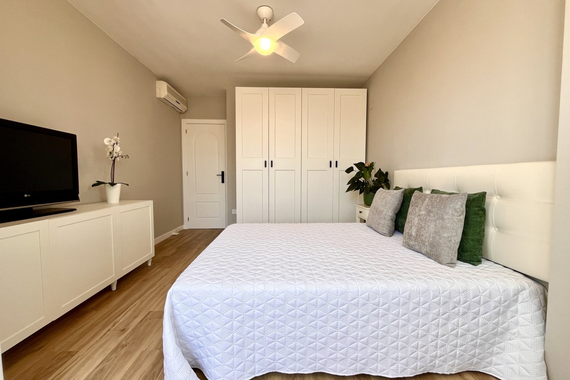 Resale - Townhouse - Playa Flamenca - 