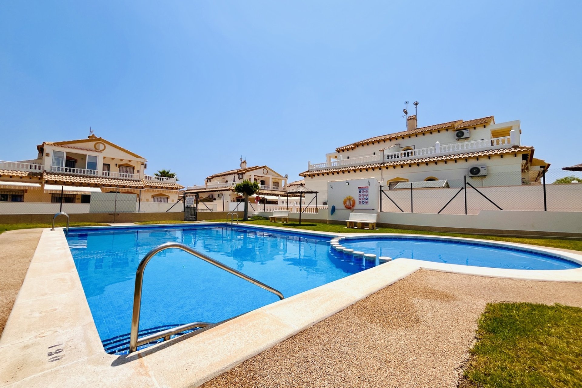 Resale - Townhouse - Playa Flamenca - 