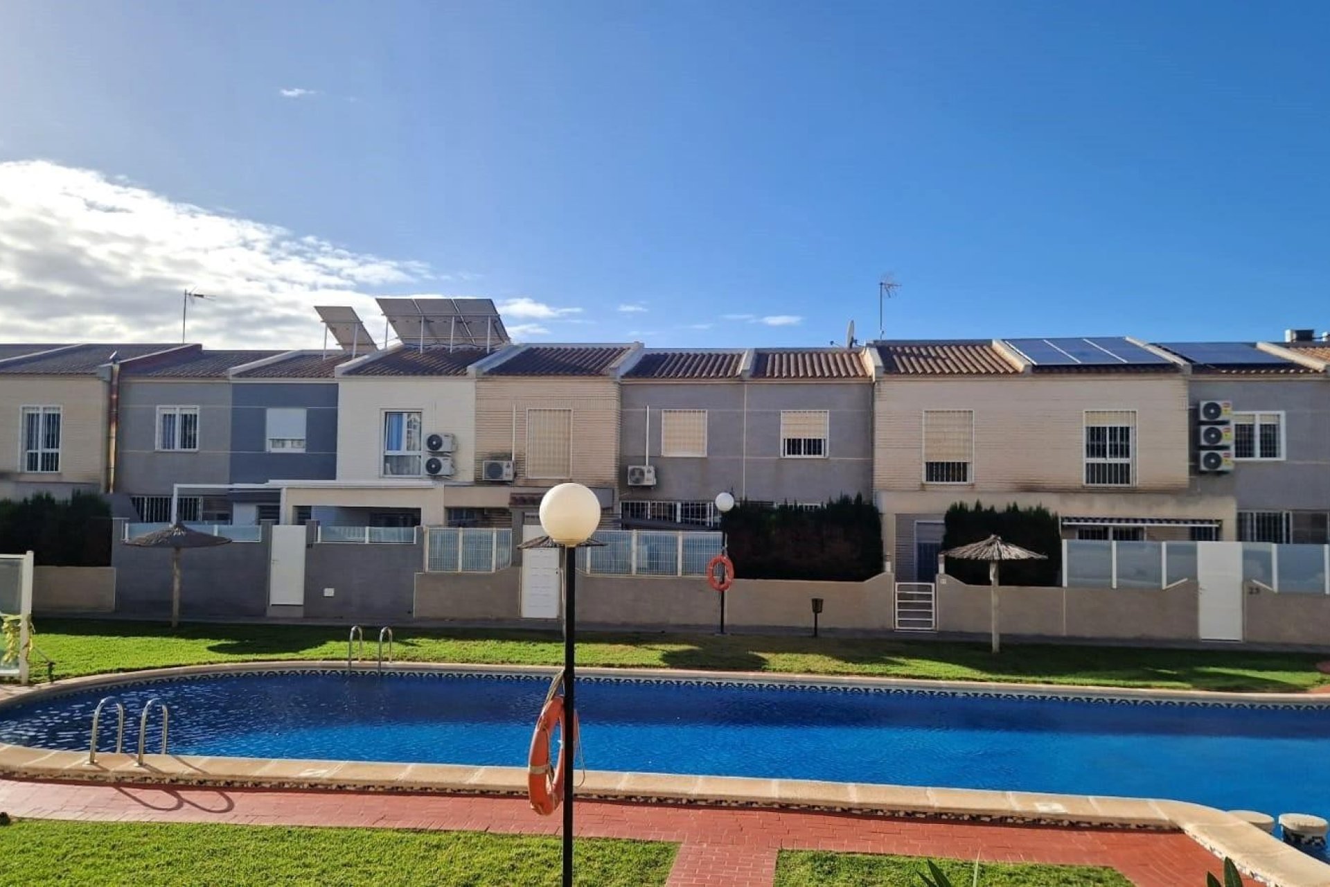 Resale - Townhouse - Torrevieia - 