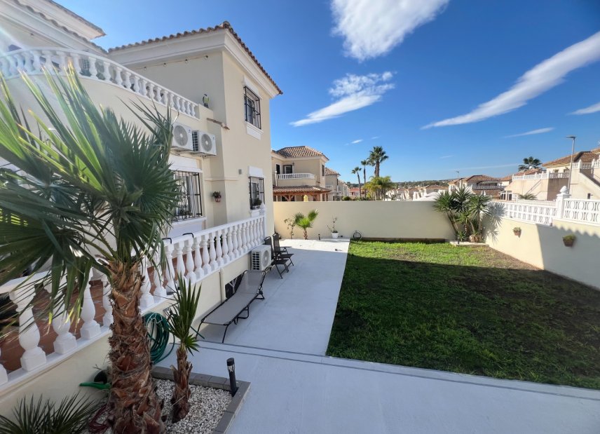 Resale - Villa - Algorfa