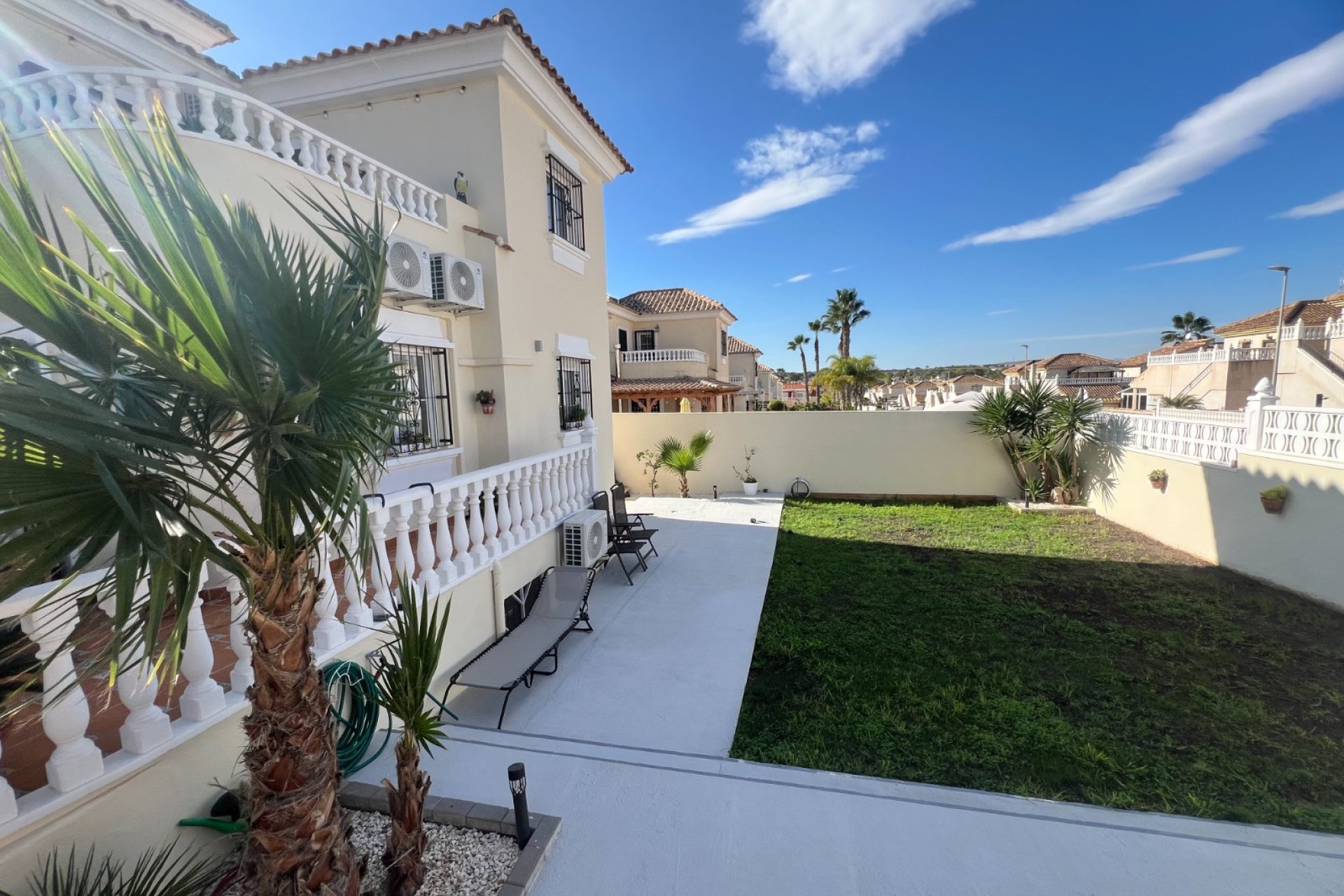 Resale - Villa - Algorfa