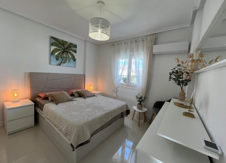 Resale - Villa - Algorfa