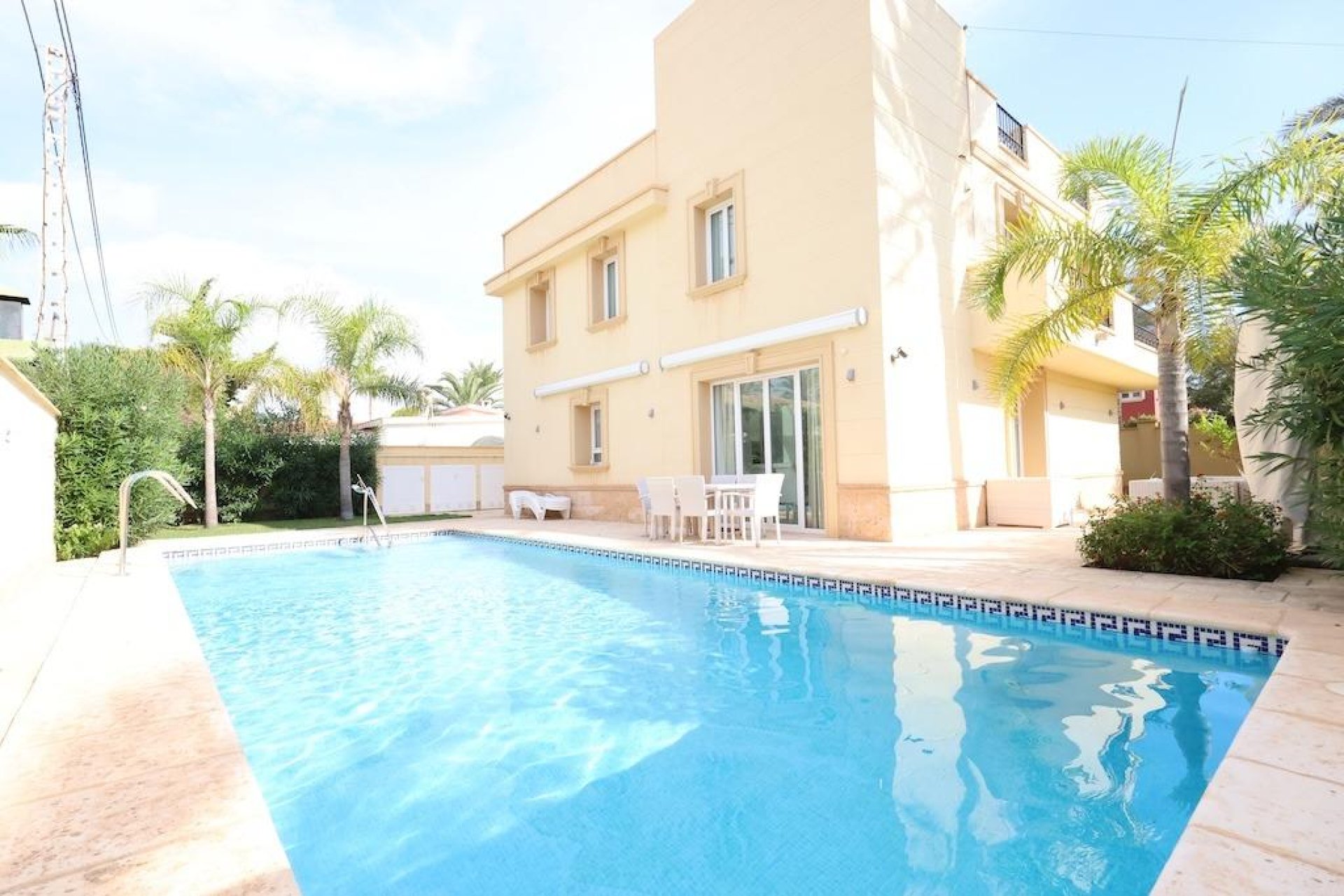 Resale - Villa - Cabo Roig - Costa Blanca