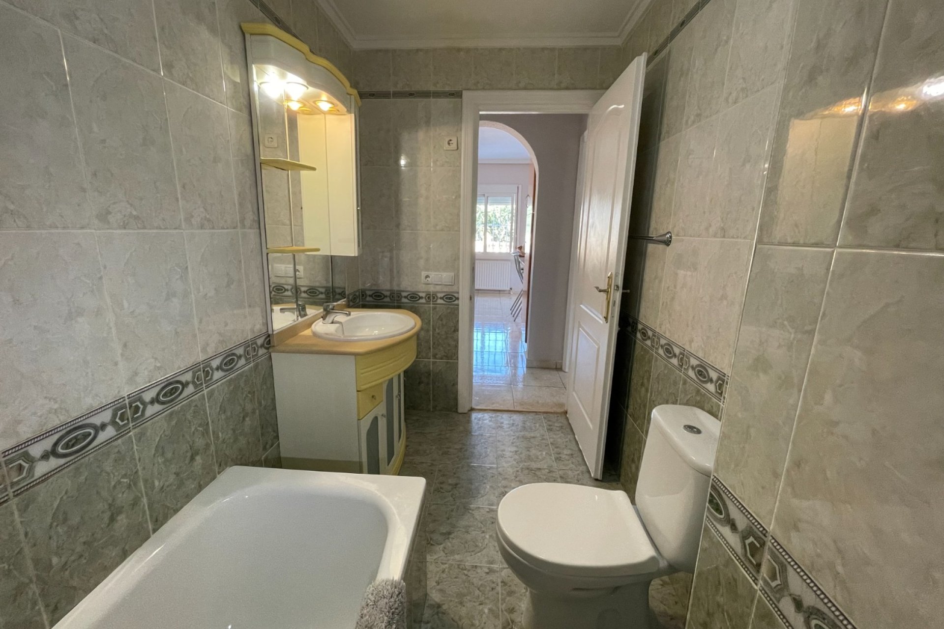 Resale - Villa - Ciudad Quesada - 