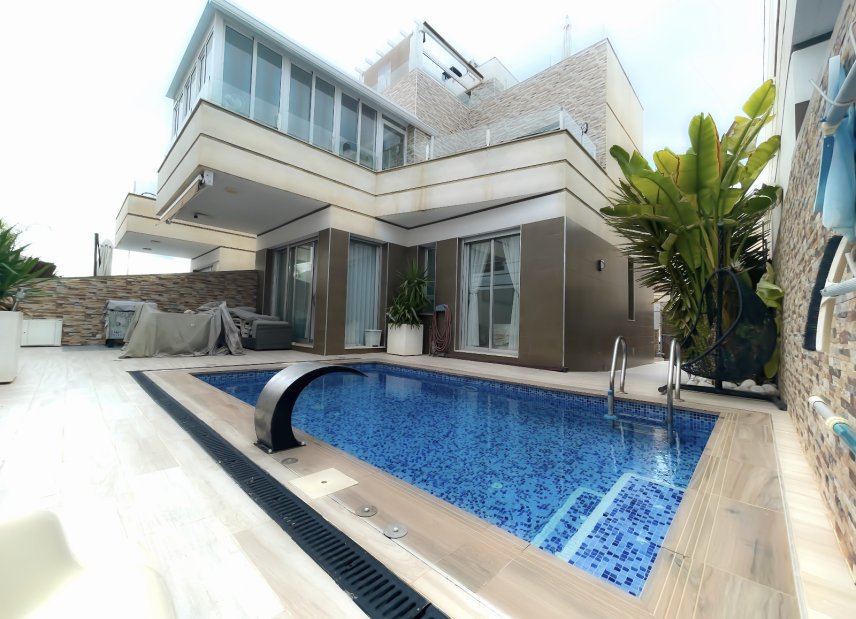 Resale - Villa - Ciudad Quesada