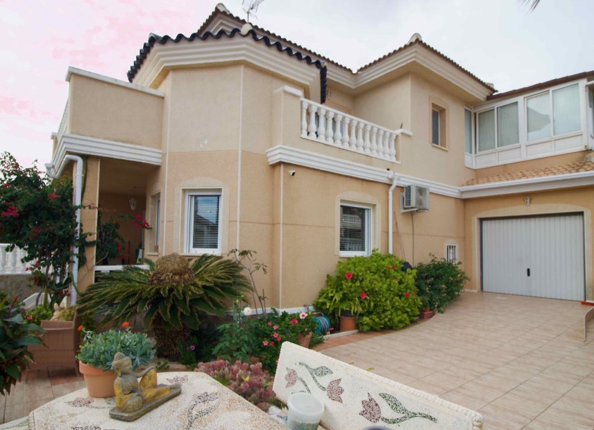 Resale - Villa - Ciudad Quesada - 